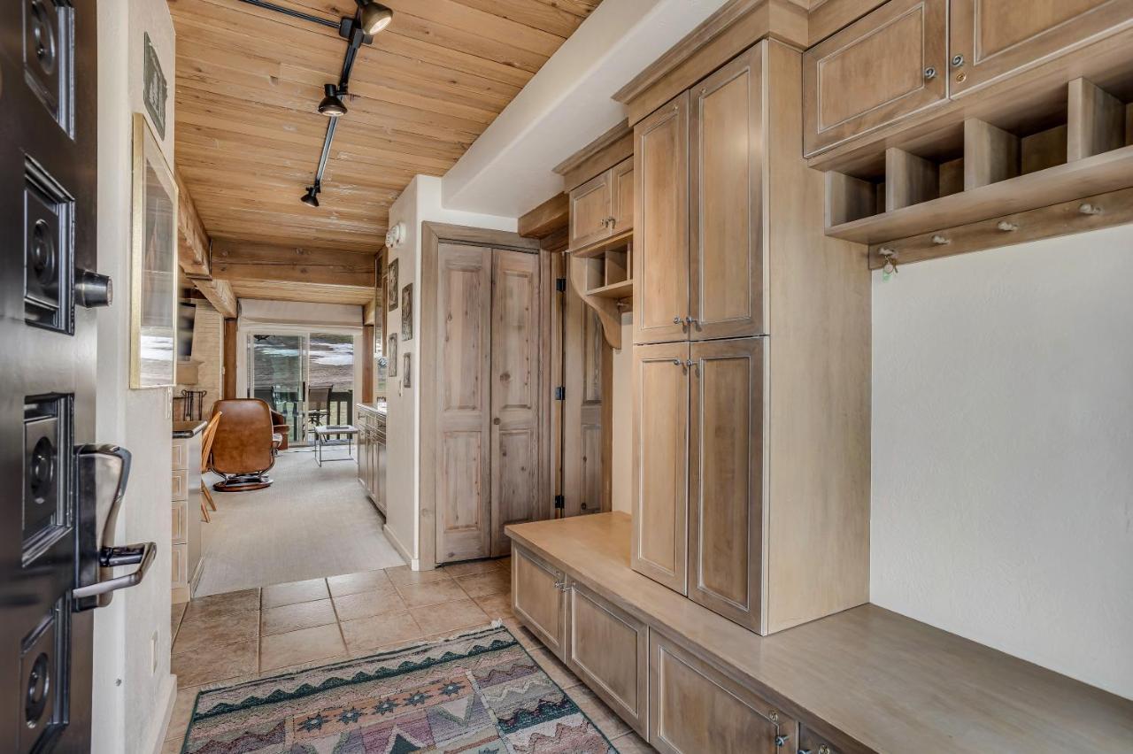 Interlude Condominiums 2-Bedroom Unit 209 Snowmass Village Exterior photo
