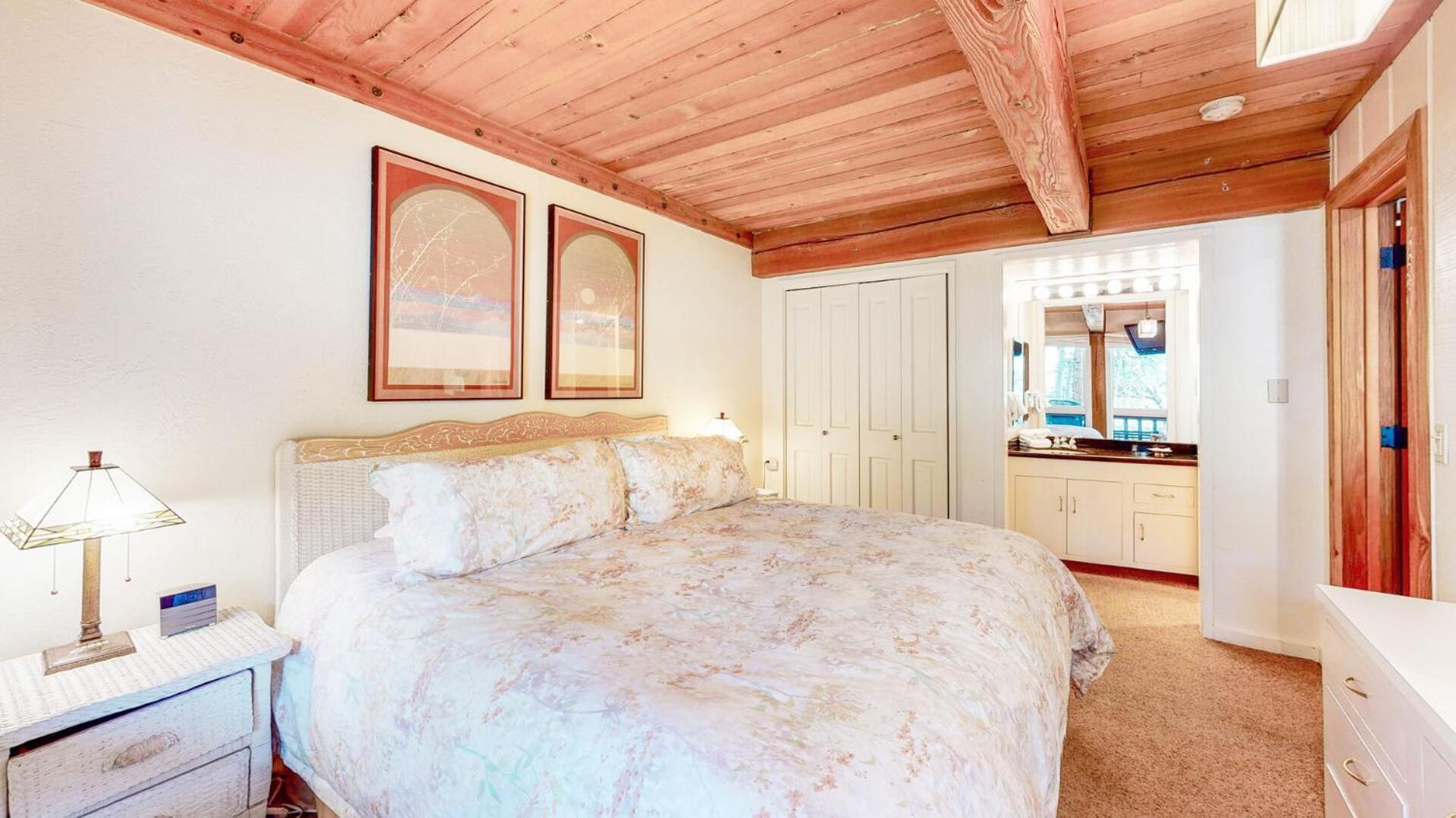 Interlude Condominiums 2-Bedroom Unit 209 Snowmass Village Room photo